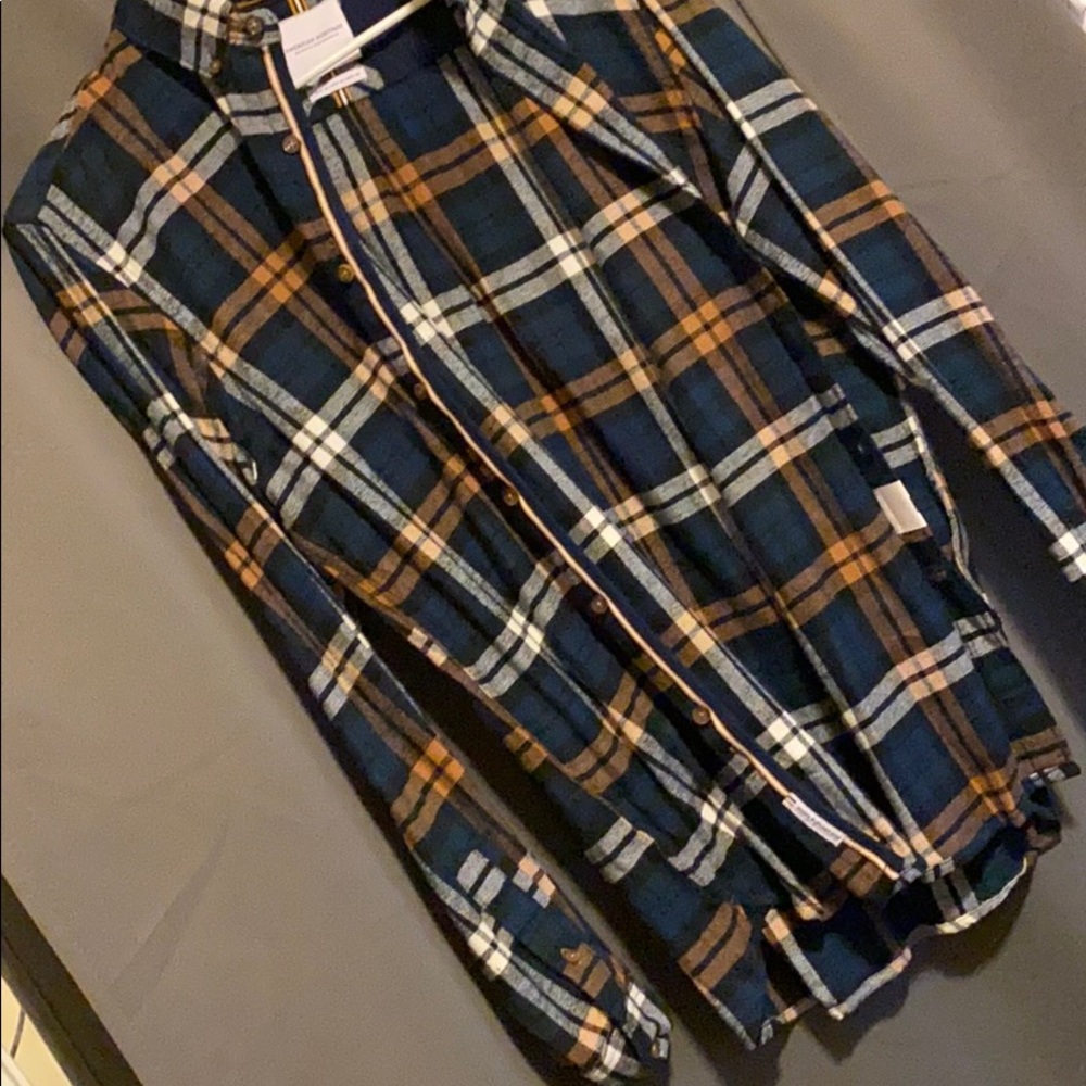 Button up - Picture 3 of 3